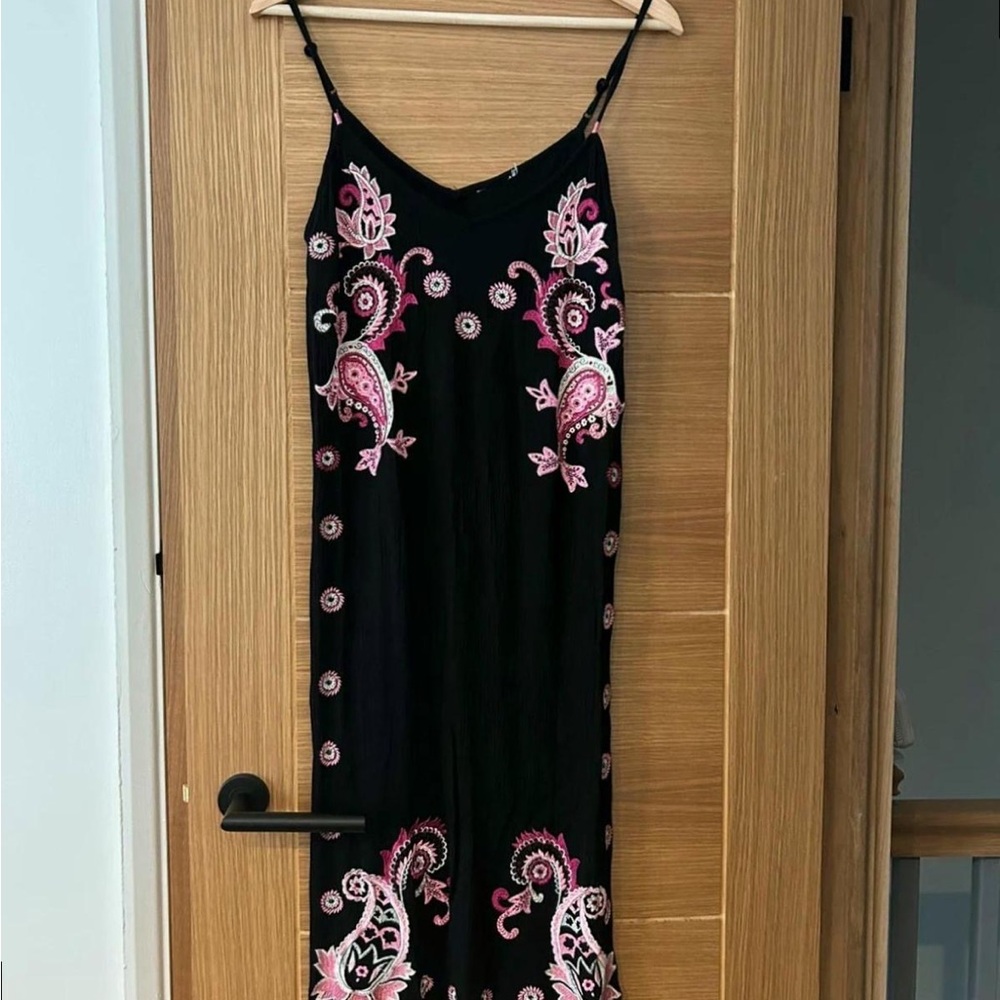 Elegant Black Maxi Dress with Pink Paisley Design